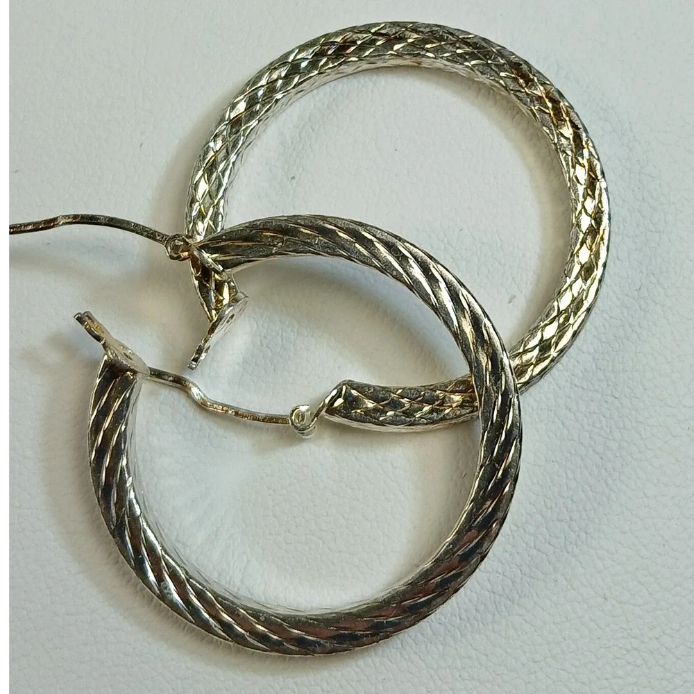 Vintage 1990s Sterling Silver Textured Diamond Cut Hoop Earrings Thailand 1.25